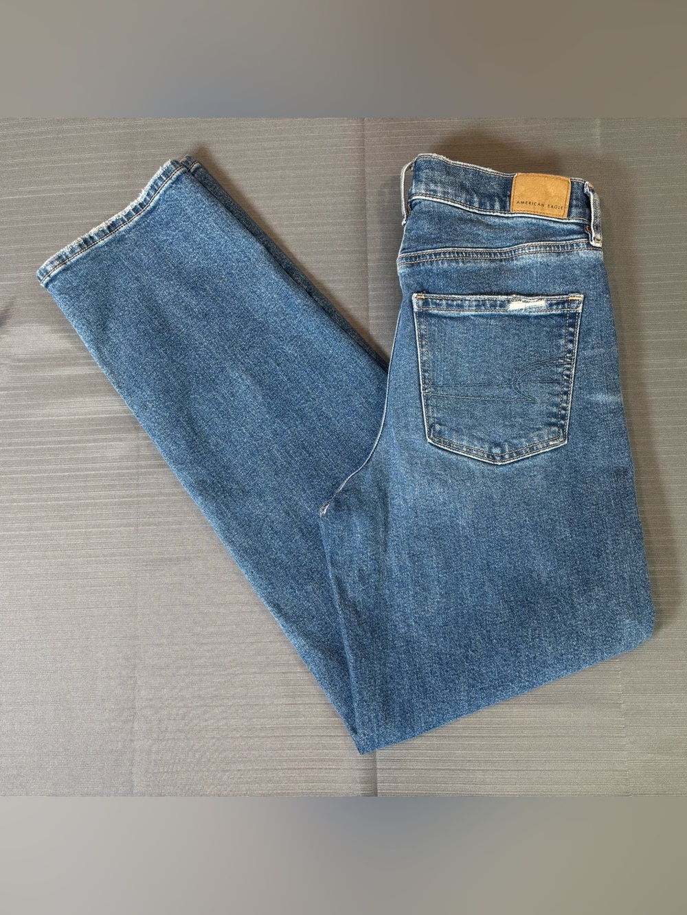American Eagle Super High-Rise Baggy Straight Jeans Distressed Women’s 0 Regular
